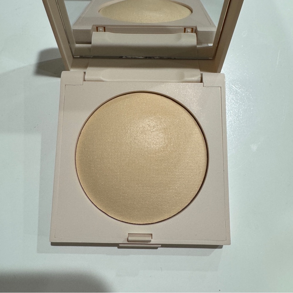 Laura Mercier Real Flawless Luminous Perfecting Pressed Powder - Picture 4 of 12